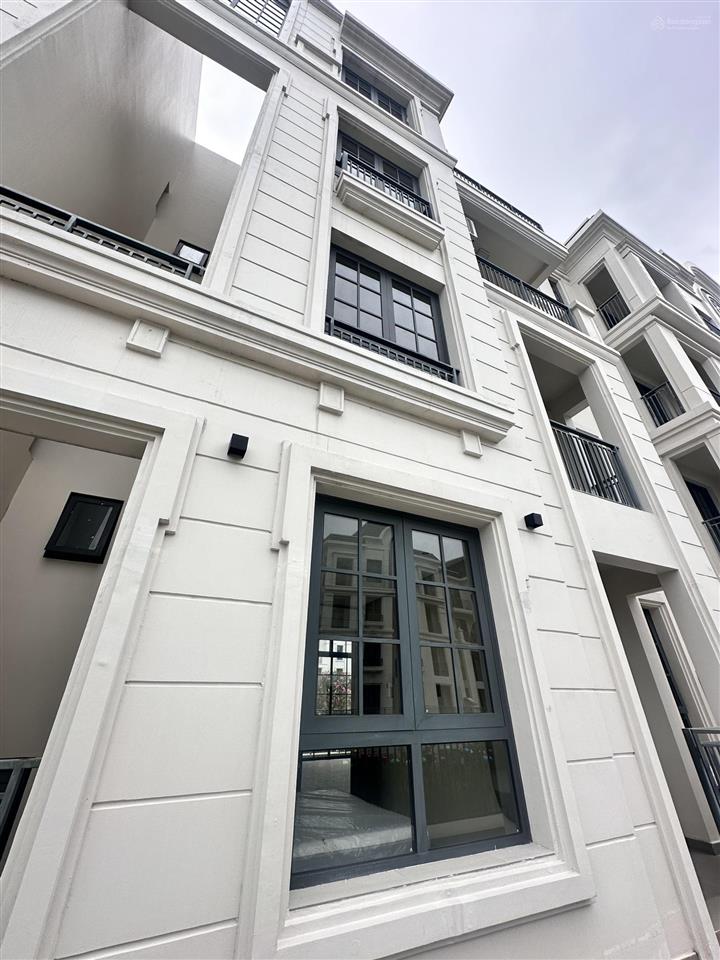 Bán toà shophouse phố đi bộ giá 18ty all in.  0777 318 ***