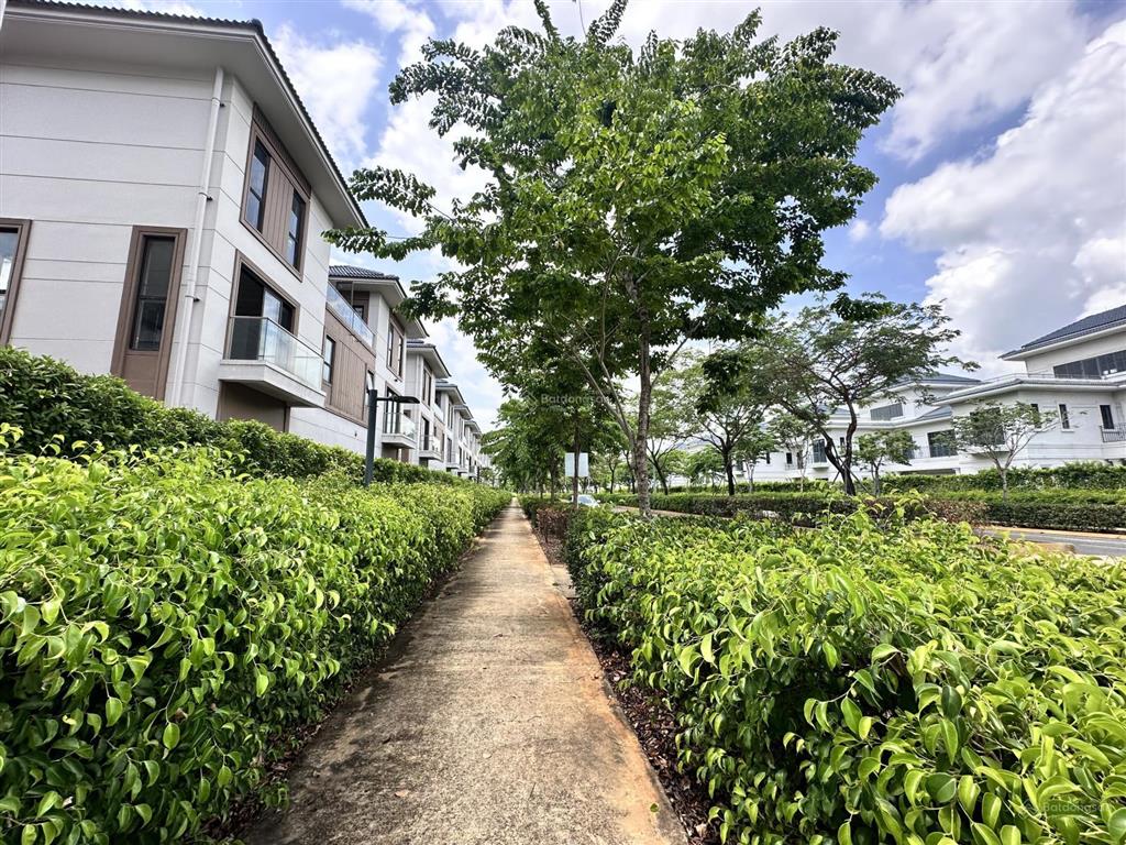 Bán nhanh song lập zone 8 dtđ 200m2 giá chỉ 16ty all in.  0777 318 ***