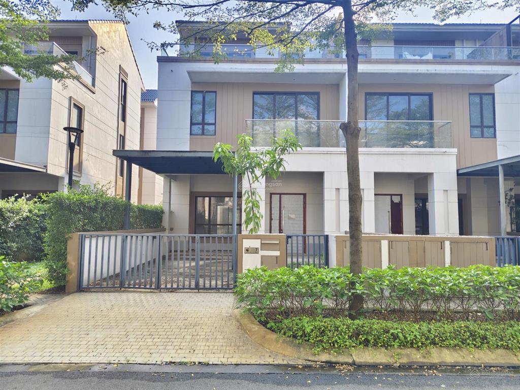 Ngộp  nhà phố vị trí đẹp cần bán nhanh 8,3 tỷ.  0777 318 ***