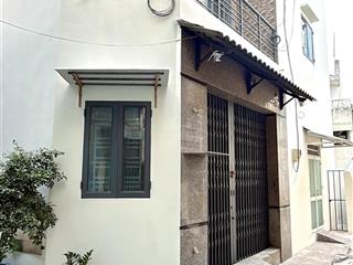 Ngộp bank  lạc long quân quận 11 h3g trệt 1 lầu  100m2 sổ hồng không qh không lg  5pn chỉ 9,4 ty