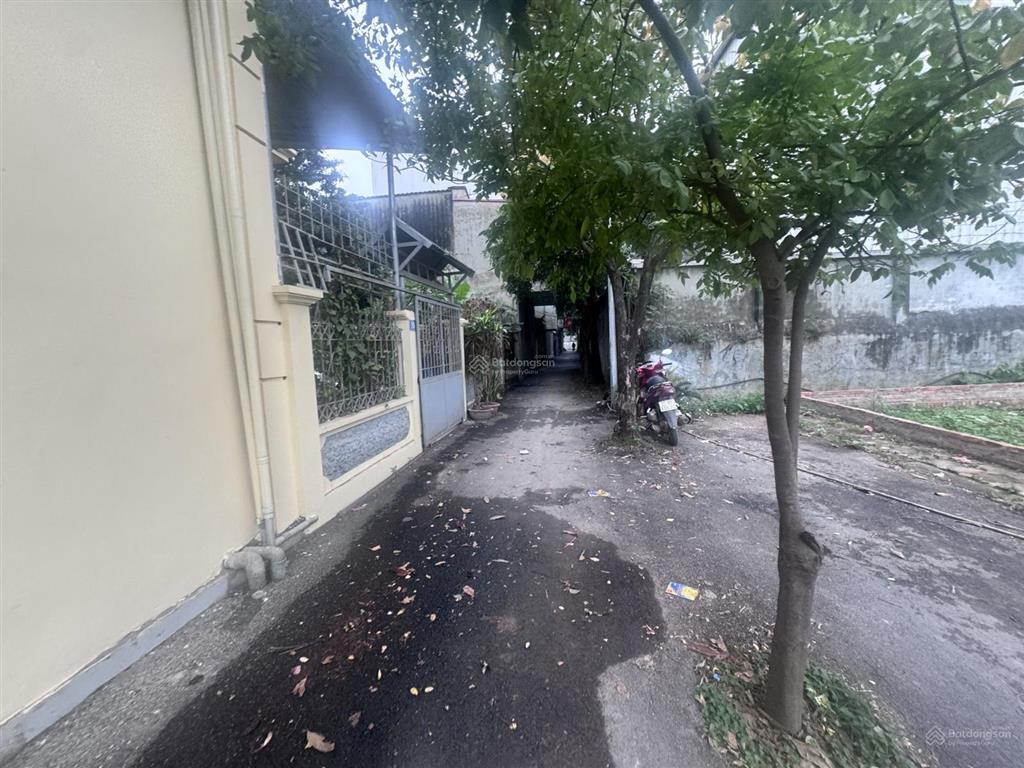 Chính chủ bán 42m2 đất thổ cư lại yên hoài đức  ngõ thông ô tô đi lại thoải mái  sổ đỏ sẵn