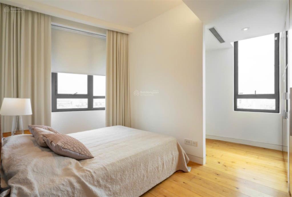 Bán căn góc 3pn2wc, 117m2,full nội thất, tháp đông, bancong đông nam, tại iph indochina plaza hanoi