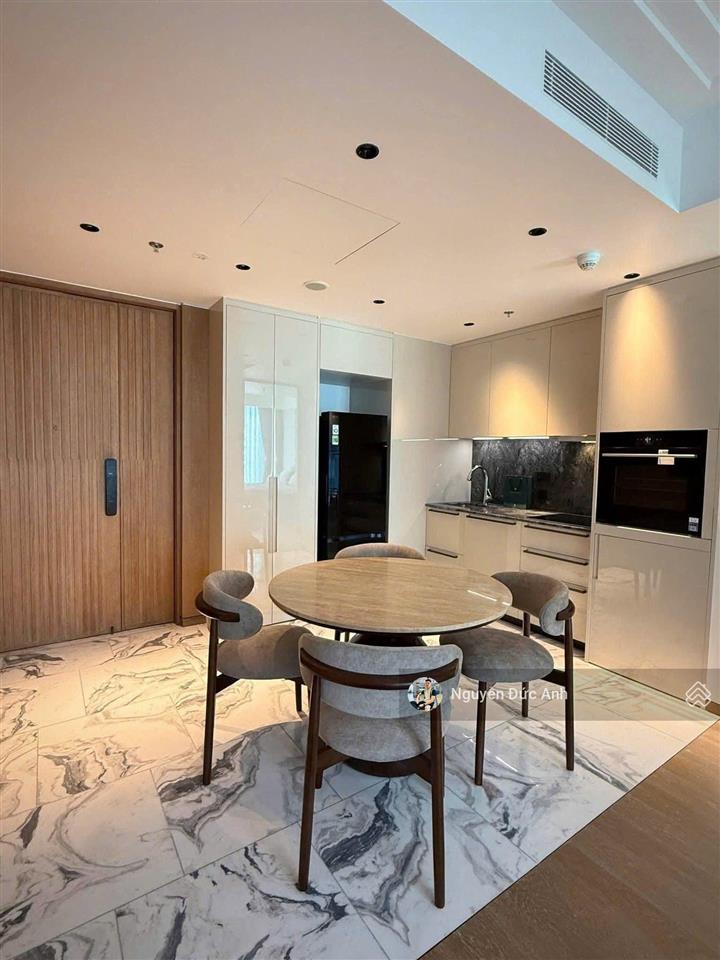 Bán căn góc 3pn2wc, 102m2, bancong bắc, tòa t1 tại n04b ngoại giao đoàn, em đức 0387 896 ***