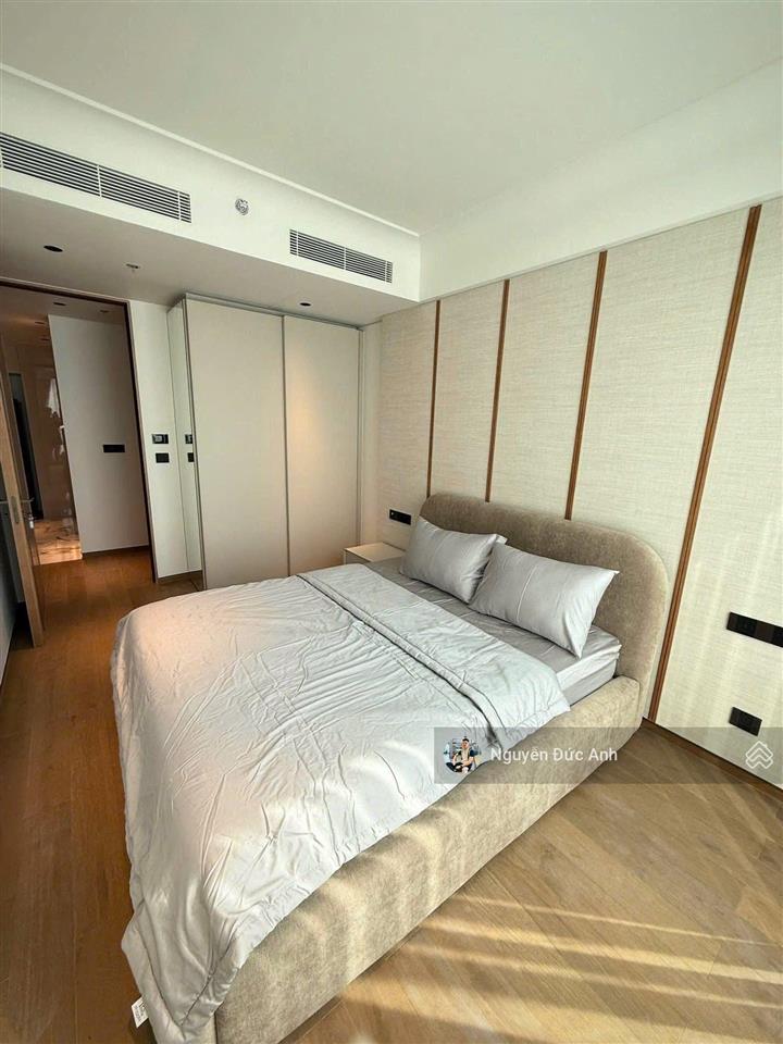 Bán căn góc 119m2, 3pn2wc,full đồ, bancong đông nam tại n03t3a ngoại giao đoàn,em đức0387 896 ***