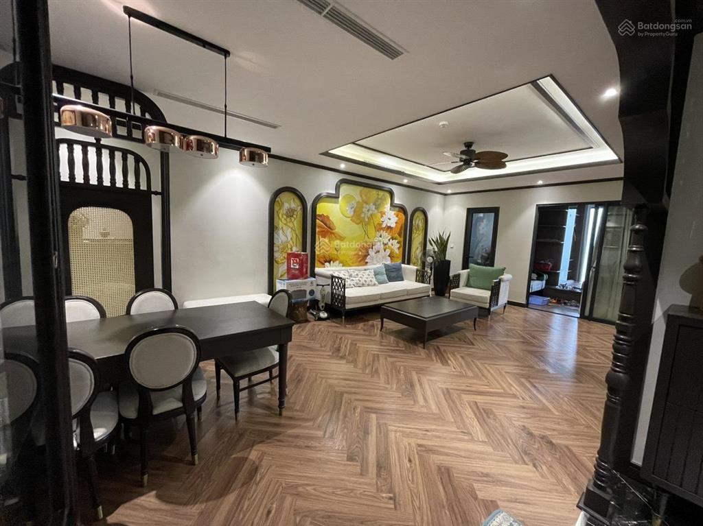 Bán căn góc 3pn2wc, 128m2, ban công đông nam tại n01  t2 ngoại giao đoàn, em đức 0387 896 ***