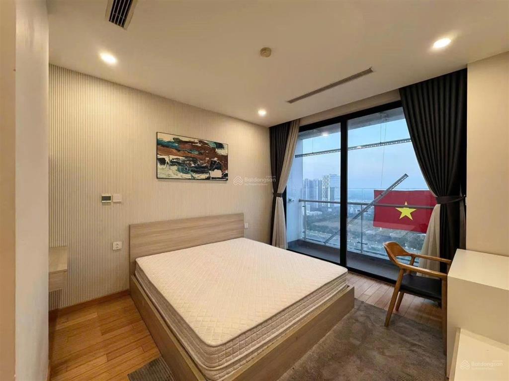 Bán căn góc 3pn2wc, 131m2, full đồ, view hồ thoáng tại n01t8 ngoại giao đoàn, em đức 0387 896 ***