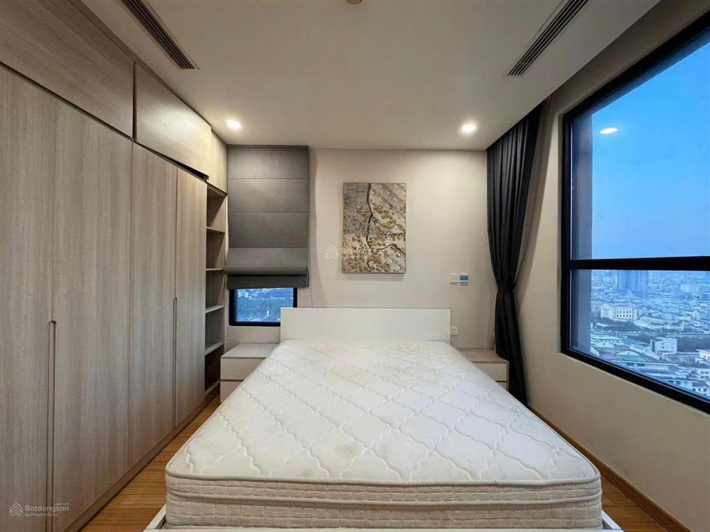 Bán căn góc 3pn2wc, 131m2, full đồ, view hồ thoáng tại n01t8 ngoại giao đoàn, em đức 0387 896 ***
