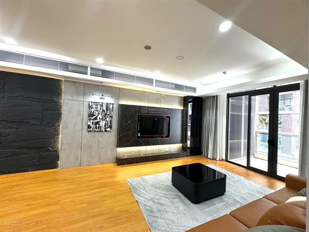 Bán căn 3pn 2wc, 93m2, full nội thất, ban công bắc tại n02t3 ngoại giao đoàn. em đức 0387 896 ***