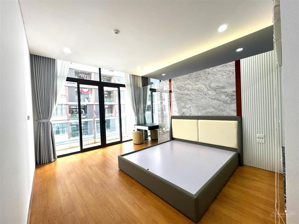Bán căn 3pn 2wc, 93m2, full nội thất, ban công bắc tại n02t3 ngoại giao đoàn. em đức 0387 896 ***