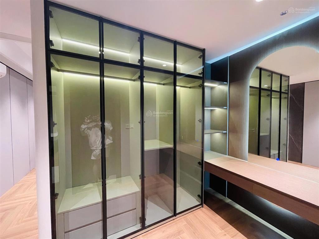 Bán căn góc 3pn2wc,122m2, full nội thất, bancong nam tại n01t4 ngoại giao đoàn,em đức0387 896 ***
