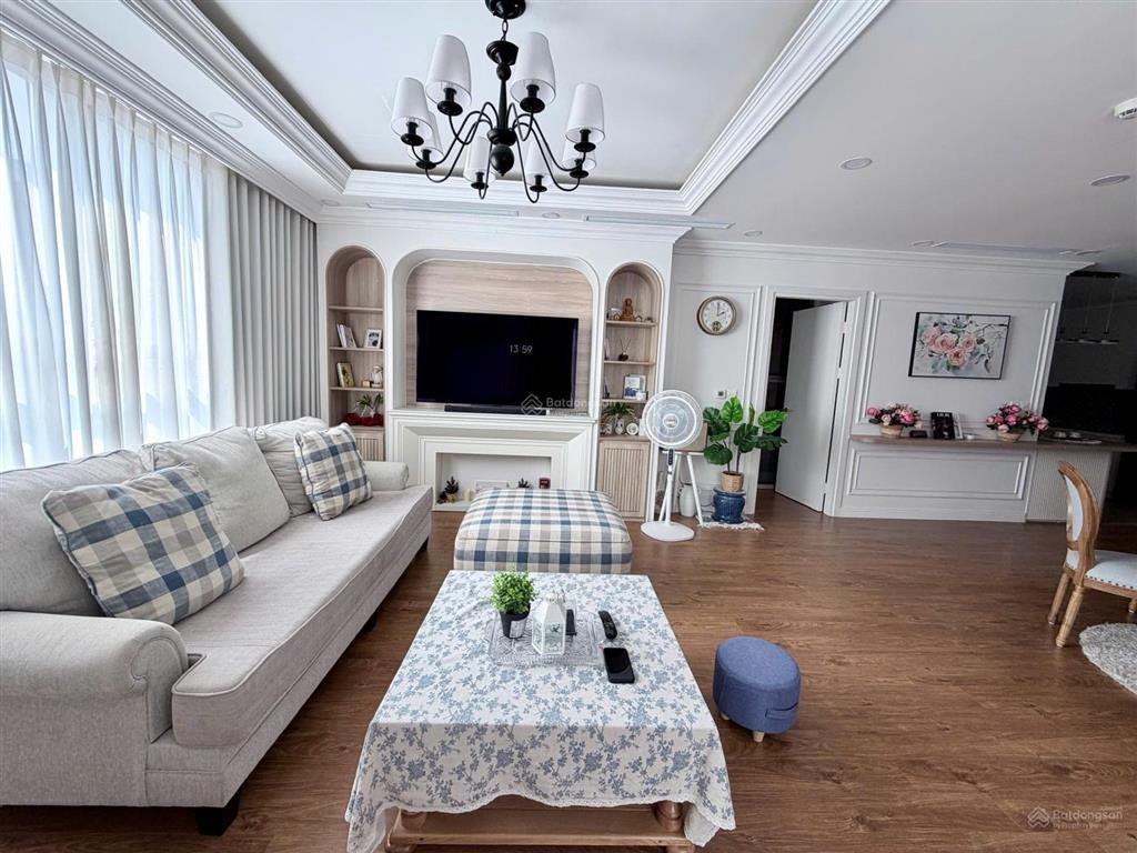 Bán căn góc 3pn 2wc, 121m2, full nội thất, ban công tây tại the park home, em đức 0387 896 ***