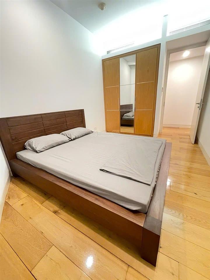 Bán căn góc 3pn2wc, 128m2, full đồ, tháp tây, bc đông bắc tại indochina plaza, em đức 0387 896 ***