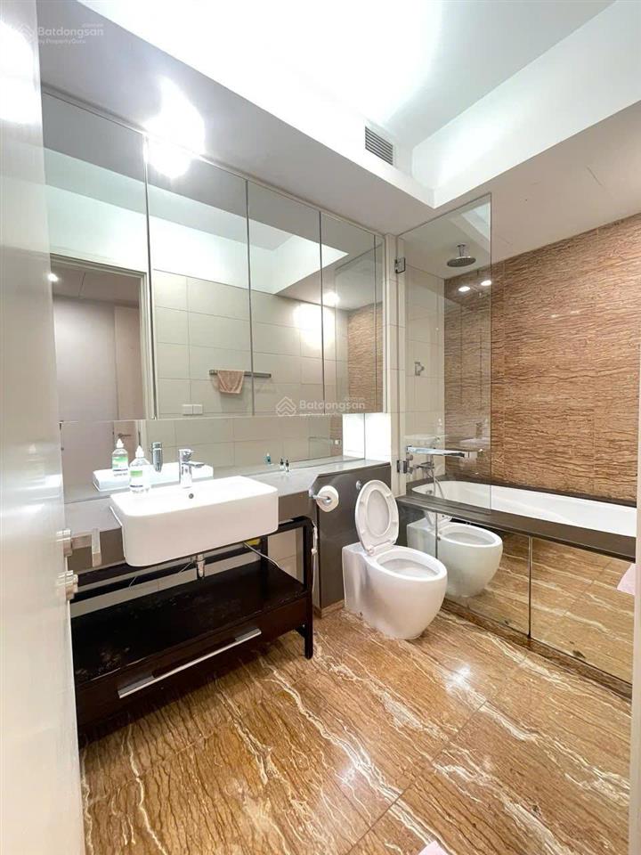 Bán căn góc 3pn2wc, 128m2, full đồ, tháp tây, bc đông bắc tại indochina plaza, em đức 0387 896 ***