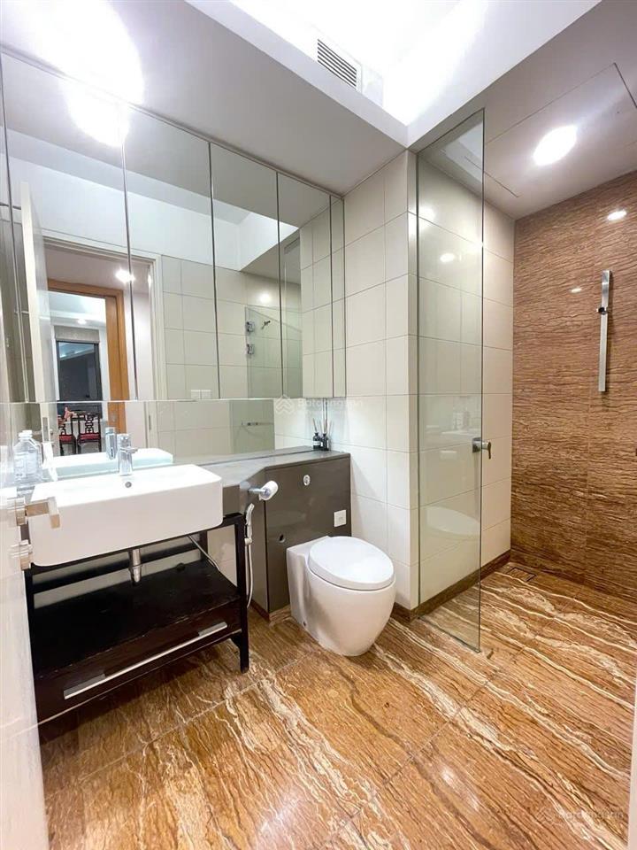 Bán căn góc 3pn2wc, 128m2, full đồ, tháp tây, bc đông bắc tại indochina plaza, em đức 0387 896 ***