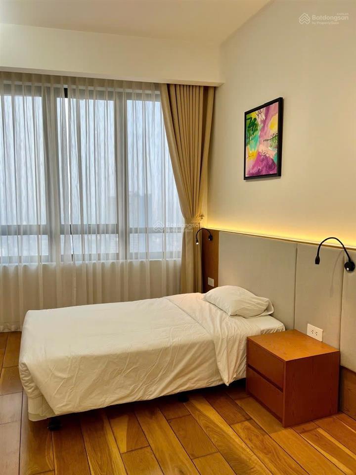 Bán căn góc 3pn2wc, 110m2 full đồ, bancong đông bắc tại n03t3b ngoại giao đoàn,em đức0387 896 ***