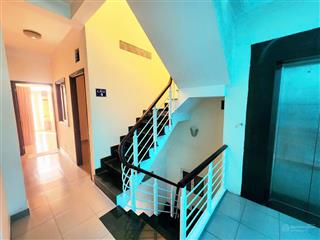 Bán nhà 6 tầng ngang 5.2m 2mt hẻm vip út tịch hoàng việt khu the first hotel tân sơn nhất