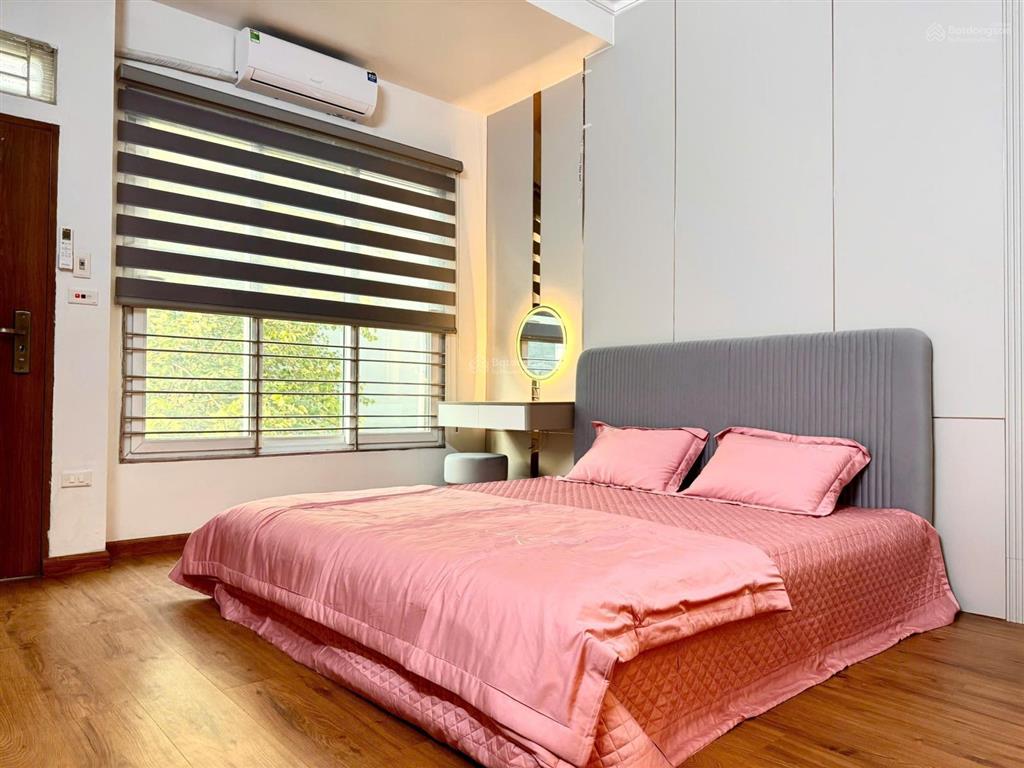 Bán gấp nhà ngô thì nhậm hà đông, ô tô tránh nhau, kinh doanh, 50m2 5 tầng, chỉ 19.2 tỷ