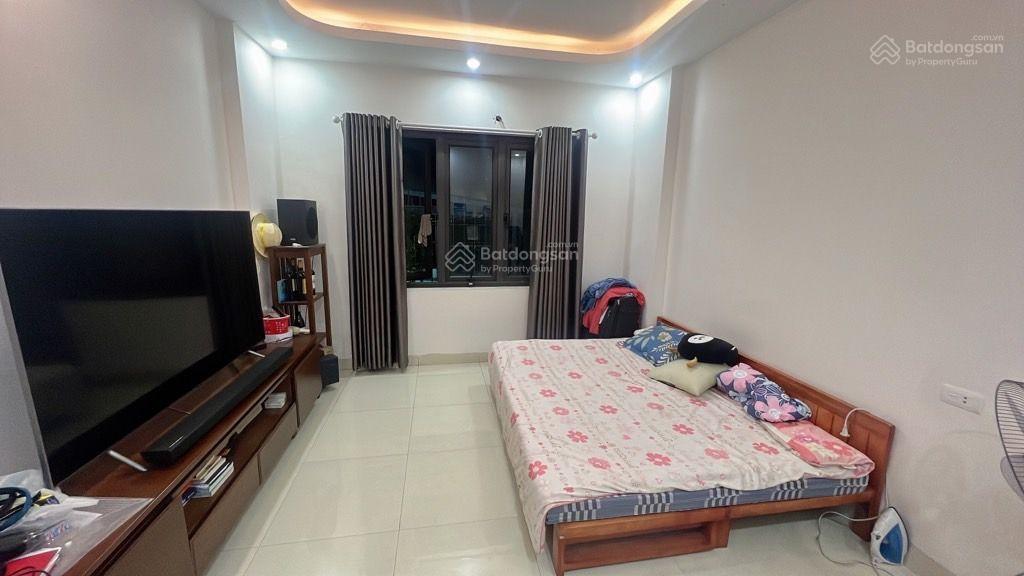 Cần bán nhanh căn nhà phố lụa vạn phúc hà đông, ngõ nông gần phố, 35m 5 tầng giá 7.95 tỷ