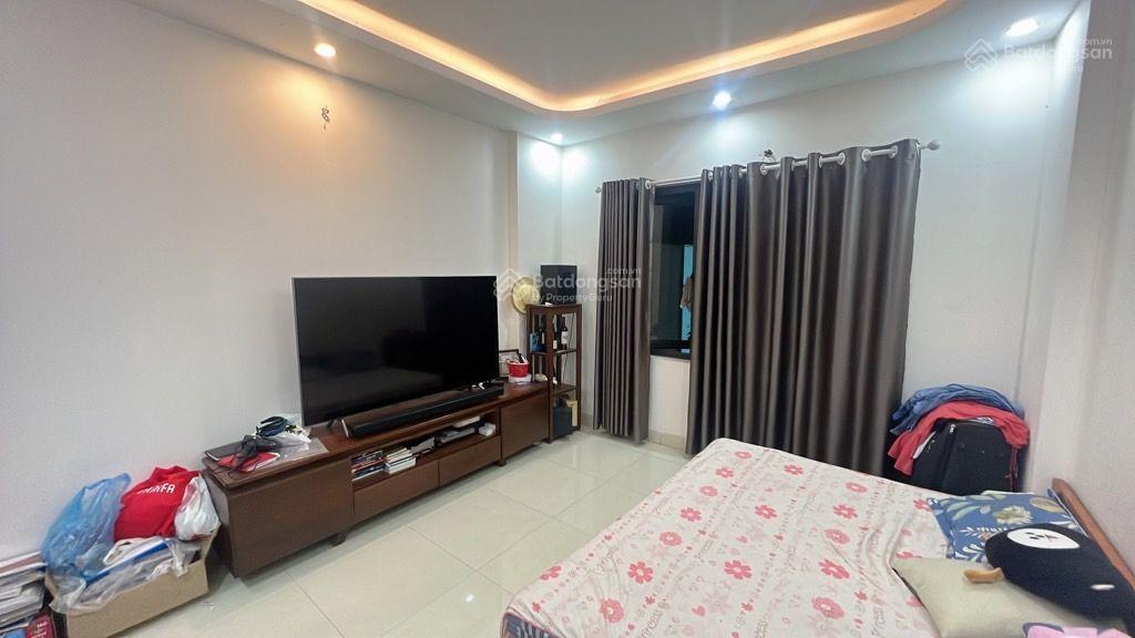 Cần bán nhanh căn nhà phố lụa vạn phúc hà đông, ngõ nông gần phố, 35m 5 tầng giá 7.95 tỷ