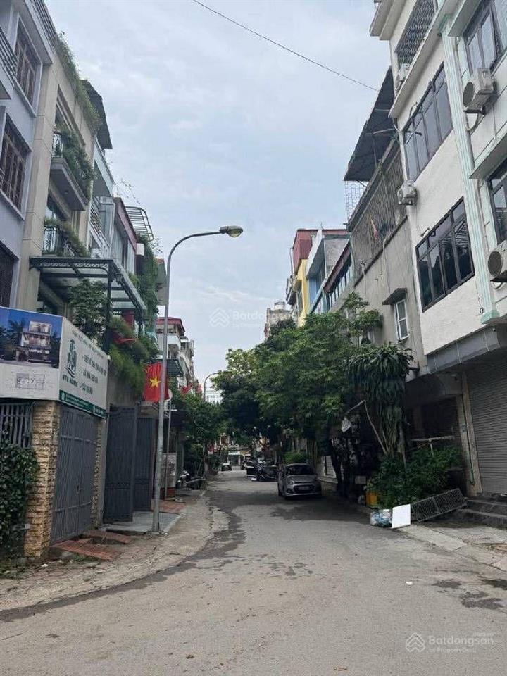 Bán gấp nhà văn quán hà đông phân lô vỉa hè, rẻ nhất khu vực, 72m 5 tầng giá 19.6 tỷ
