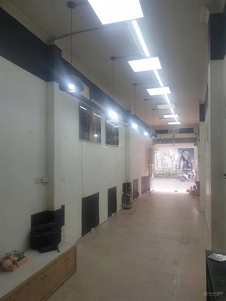 Cho thuê tầng 1 nhà mặt phố đường láng  mặt tiền 3m  diện tích 40m2