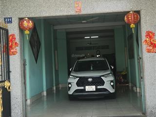 Cho thuê nhà mặt tiền nguyên căn đường nguyễn thị thập, mỹ tho, ngang 4,5m dài 30 mét 1 trệt 1 lầu.