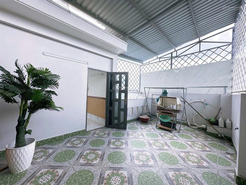 Hxh đậu cửa  5 tầng btct  70m2  nở hậu  dòng tiền  gần emart phan huy ích gv  chỉ 7.** tỷ