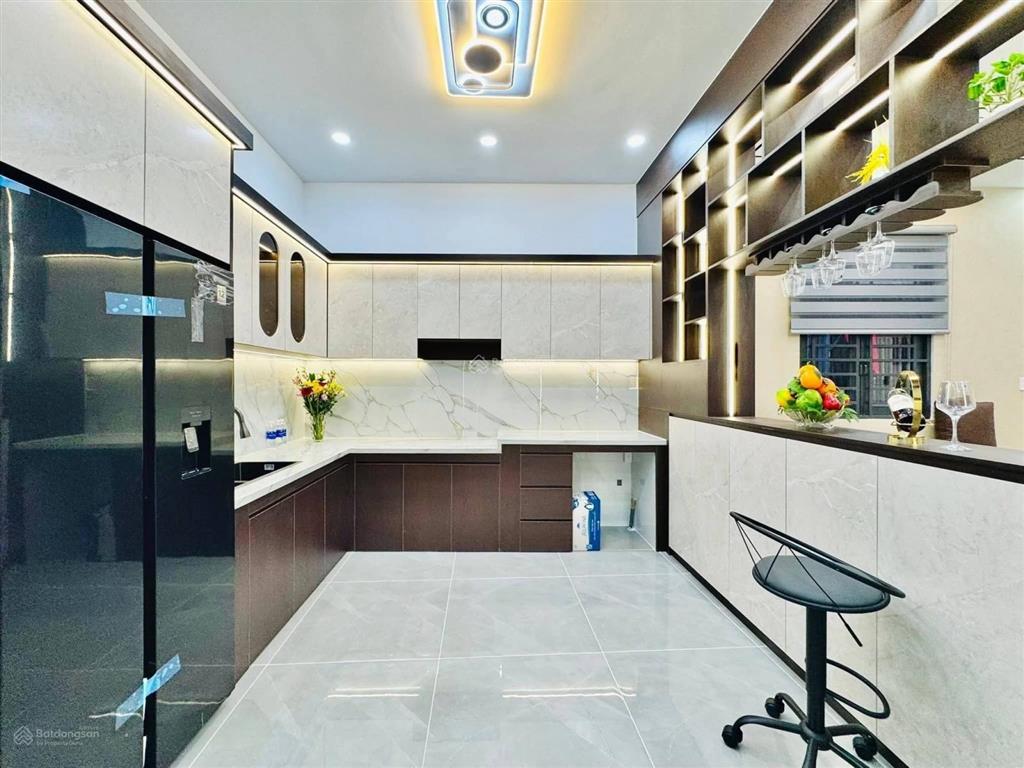 Siêu phẩm 3 tầng  86m2  ngang hơn 5m  4pn  gần mercedes quang trung gv  chỉ hơn 6tỷ