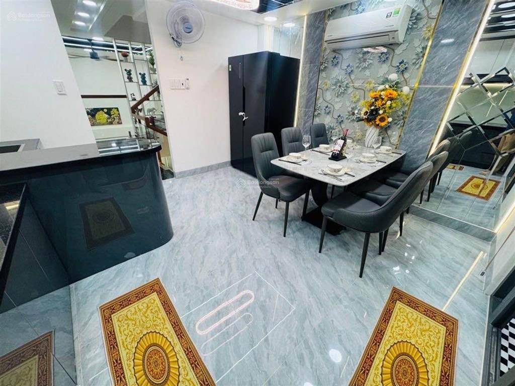 Siêu phẩm 5 tầng btct ~50m2 ko lg  ngang 4m  xe hơi đậu cổng  thông ra phan huy ích  gò vấp