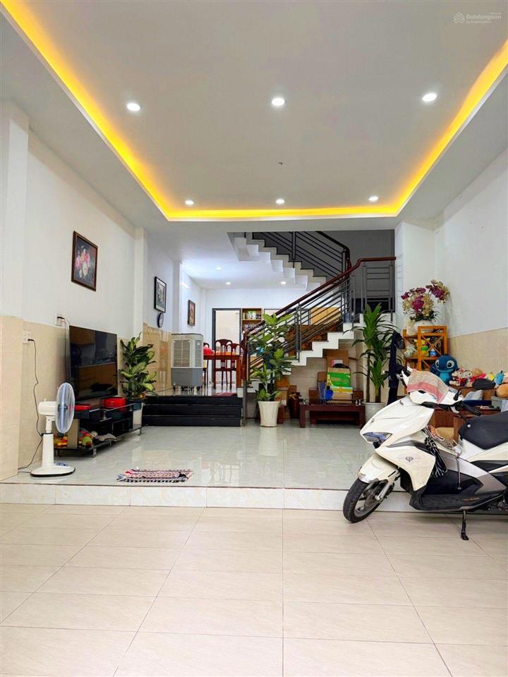 Nhỉnh 8tỷ  hơn 80m2 (5x18m)  4 tầng btct  ngay ngã tư quang trung  thống nhất  gò vấp