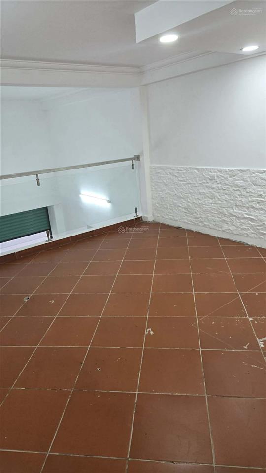 Cho thuê nhà mới đẹp nguyên căn ngay trung tâm buôn bán sầm uất nhất q5 đường nguyễn trãi 2 chiều