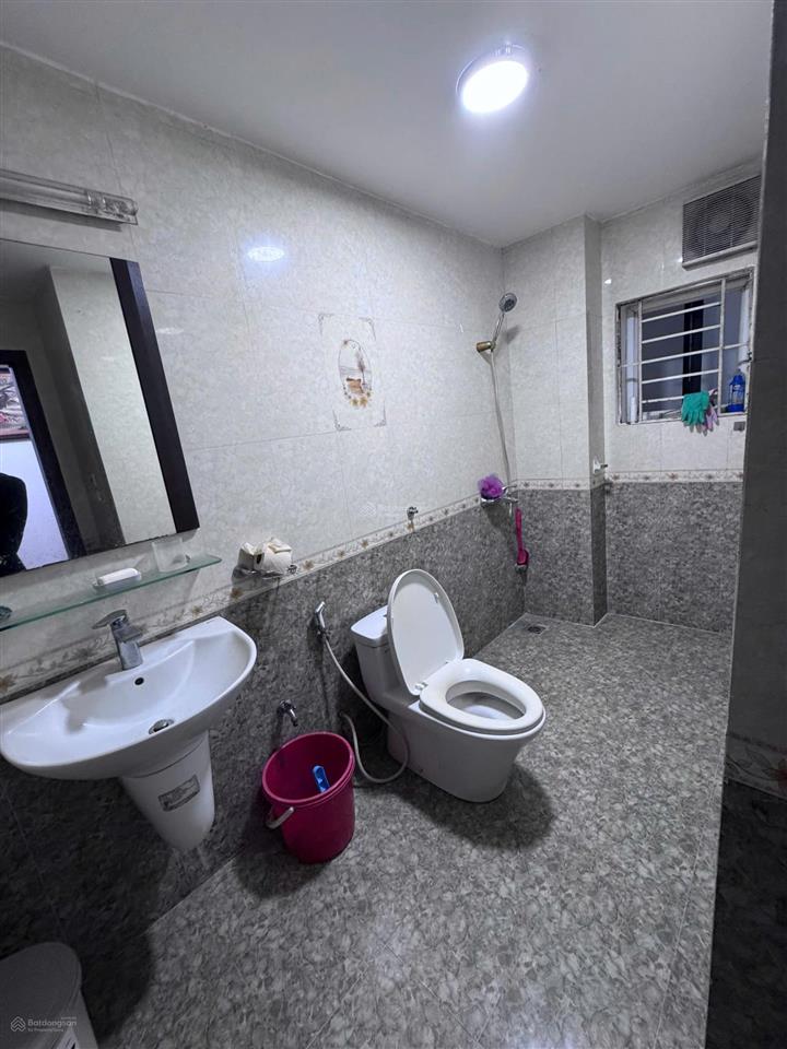 Cho thuê văn phòng  khu đô thị mới dịch vọng (3x tr/tháng, có thương lượng, miễn môi giới)