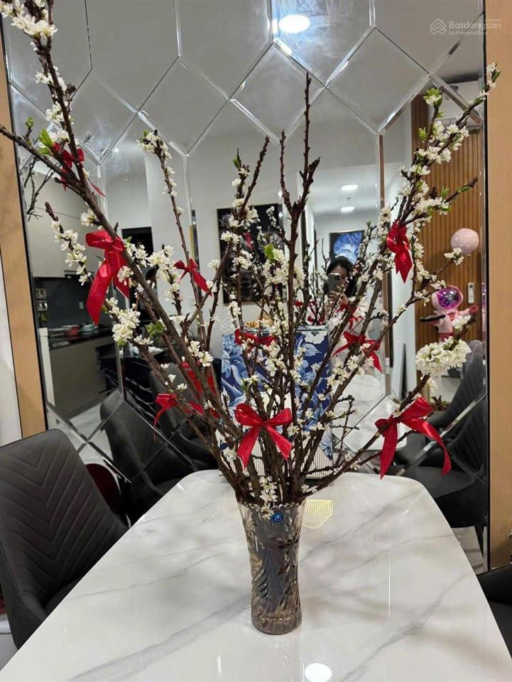 Bán căn hộ chung cư tại screc tower, q. 3, 59m2, 1pn, 1wc, giá 3,6 tỷ,  0909 455 *** trung