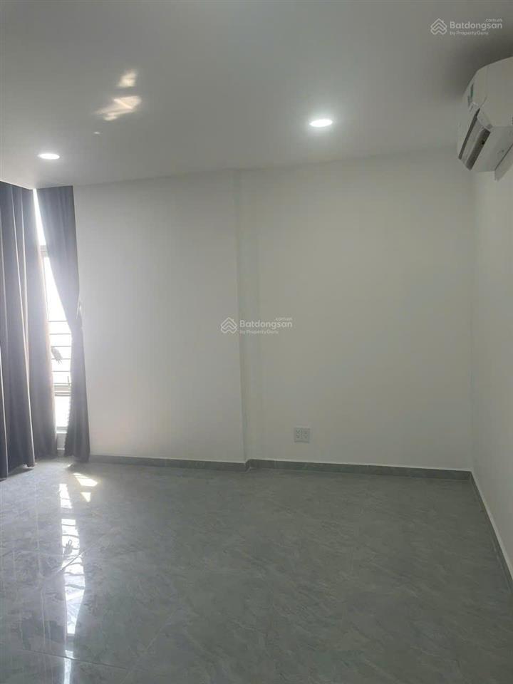 Cho thuê penthouse chung cư bảy hiền , 240m , 4pn , 4wc , giá 30tr ,  0909 455 *** trung
