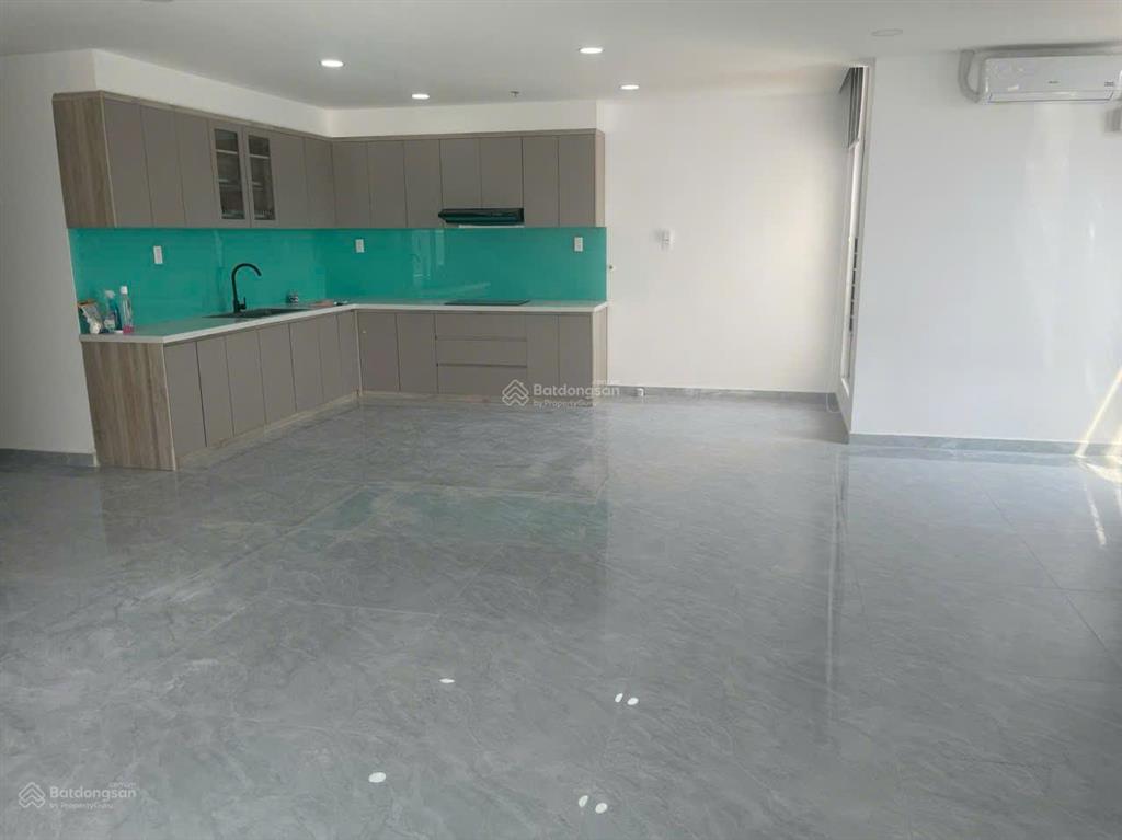 Cho thuê penthouse chung cư bảy hiền , 240m , 4pn , 4wc , giá 30tr ,  0909 455 *** trung