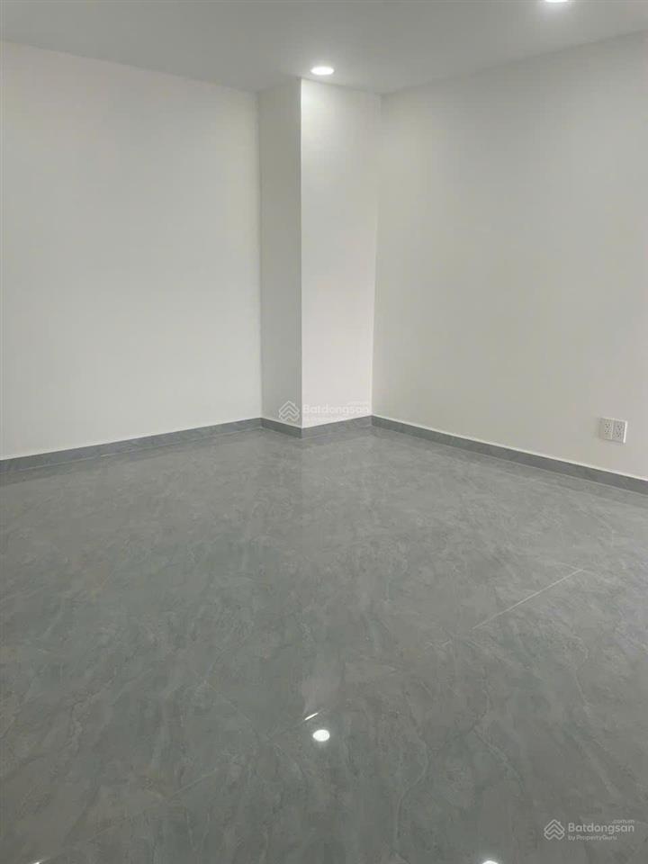 Cho thuê penthouse chung cư bảy hiền , 240m , 4pn , 4wc , giá 30tr ,  0909 455 *** trung