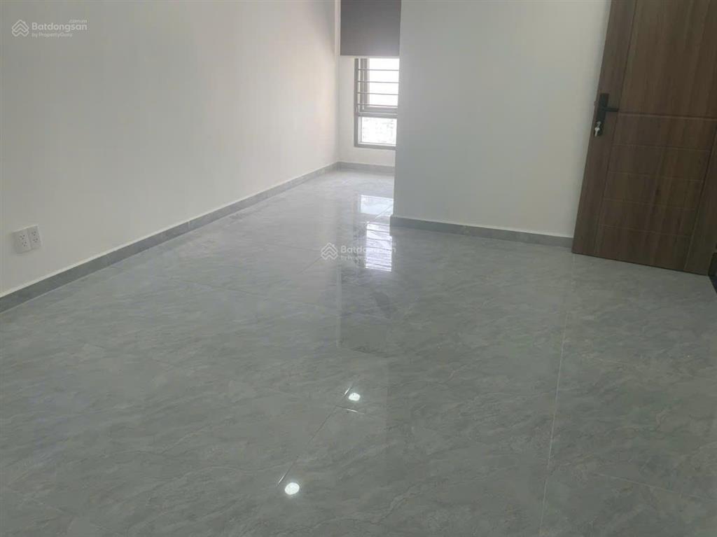 Cho thuê penthouse chung cư bảy hiền , 240m , 4pn , 4wc , giá 30tr ,  0909 455 *** trung