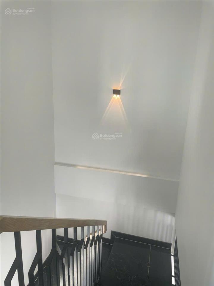 Cho thuê penthouse chung cư bảy hiền , 240m , 4pn , 4wc , giá 30tr ,  0909 455 *** trung