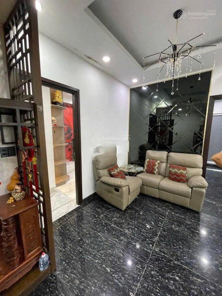 Cần bán căn hộ chung cư summer square, q6, 60m2, 2pn, giá 3 tỷ,  0909 455 *** trung