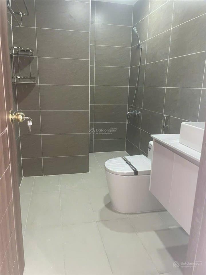 Cho thuê penthouse chung cư bảy hiền, 240m, 4pn, 4wc, giá 30tr,  0909 455 *** trung