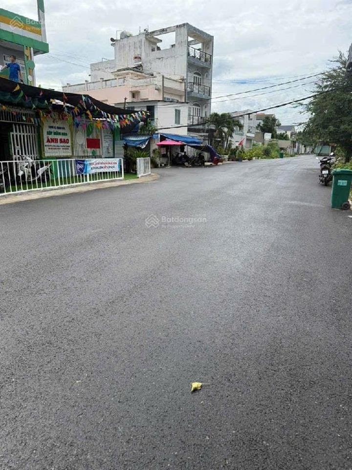Bán nhà 3 tầng lô góc 2 mặt tiền  kinh doanh  133m2  lê văn lương  nhơn đức  nhà bè