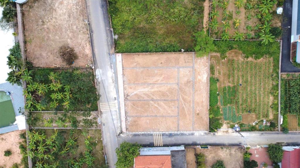 Lô góc 2 mặt tiền cách mặt hồ đại lải (đường lê duẩn) chỉ 50 mét, đường trước đất 8m có vỉa hè
