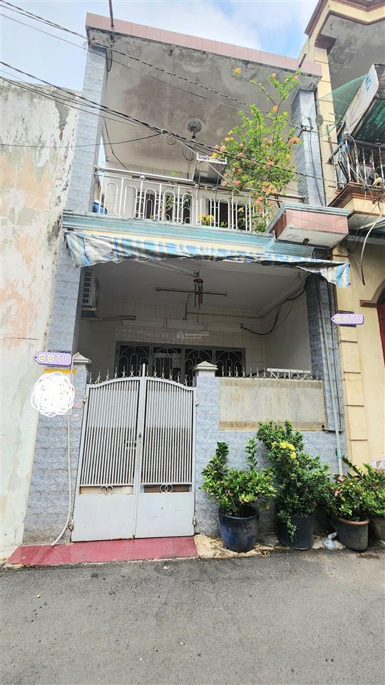 Nhà hxh 4.5 tỷ, 43m2, 2 mt thoáng gần chợ thủ đức