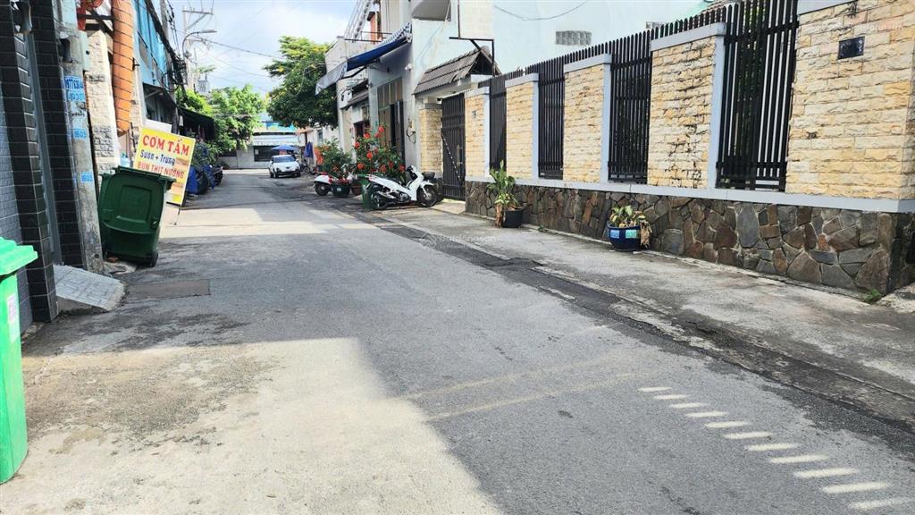 Nhà 3 tầng, hxh linh đông, nhỉnh 5t, 66m2, ô tô 7 chỗ ngủ trong nhà, sổ vuông a4