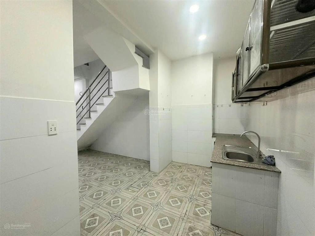 Chỉ 3 tỷ hơn  nhà trường thọ  ngang 5.5m  gần đặng văn bi