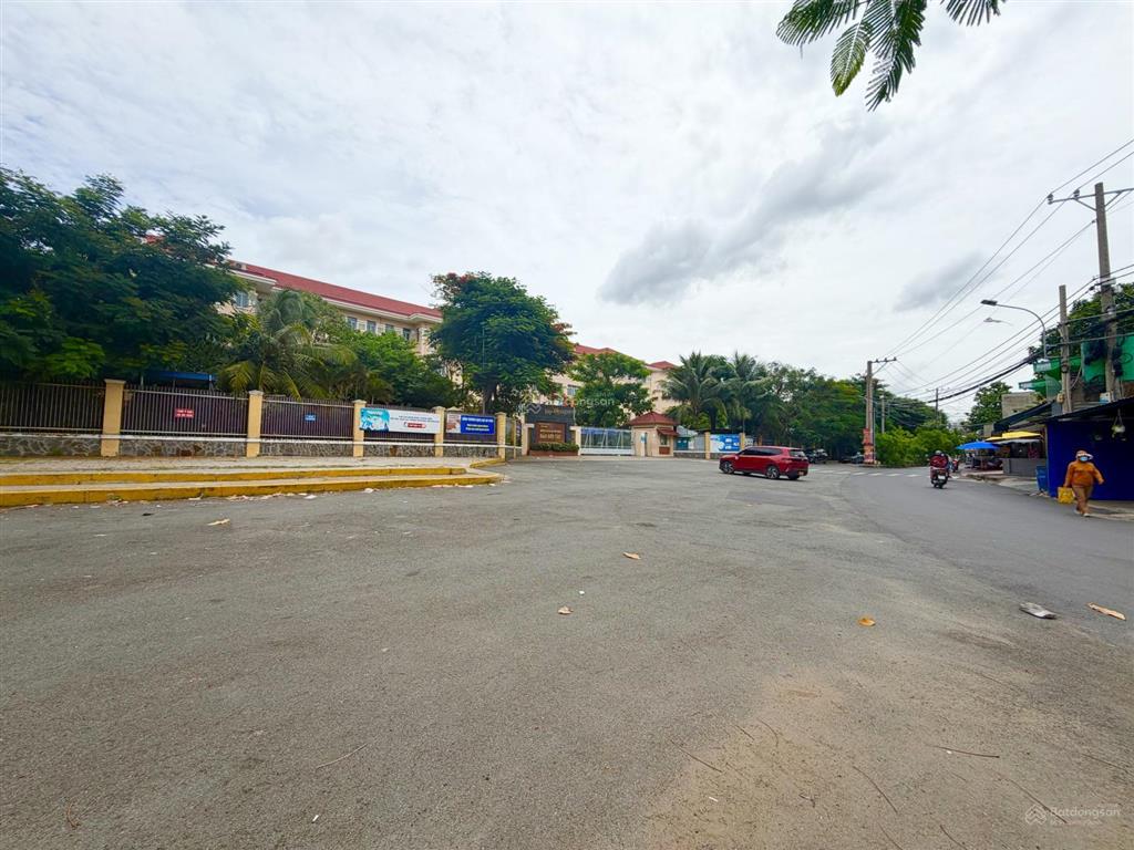 Chỉ 3.5 tỷ  còn sót lô đất 64m2  khu dân cư linh xuân  ô tô đỗ cửa  100m tới trường đào sơn tây
