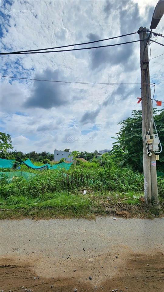 55 m2 vuông a4  mặt tiền vành đai 2  mặt sau giáp hẻm nhựa 4,5m  trung tâm linh đông
