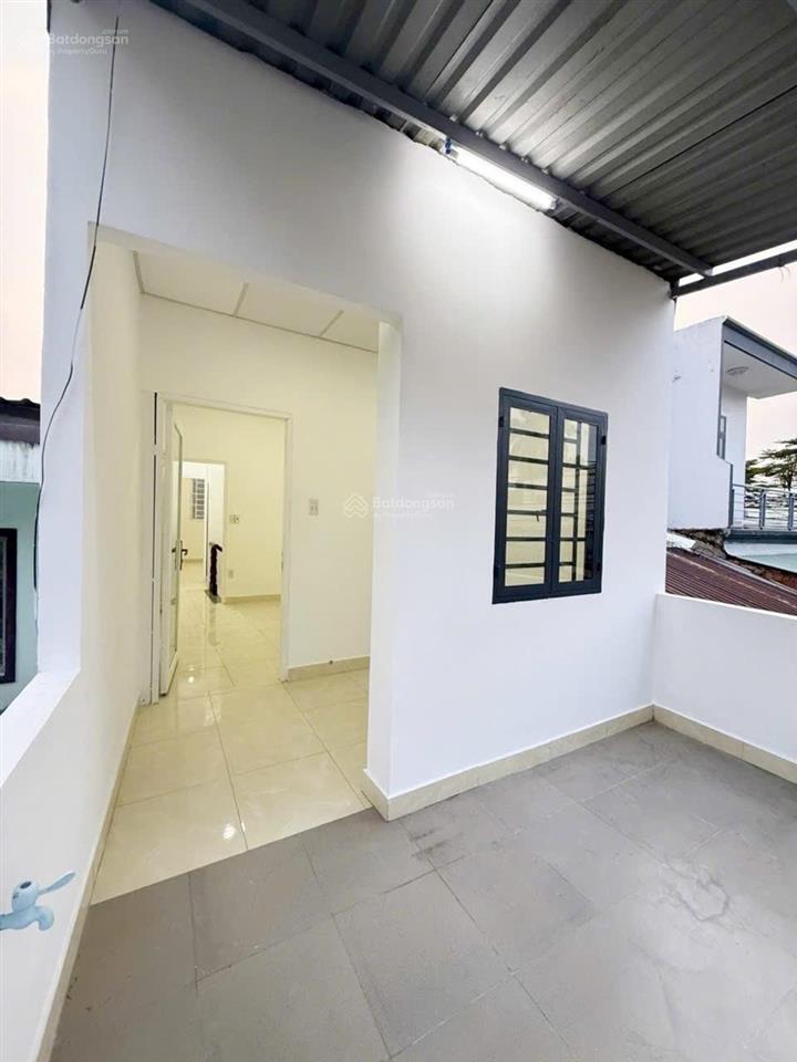 Chỉ 4,8 tỷ  54m2 nhà btct  hẻm thông lê văn việt  gần metro, xa lộ hà nội