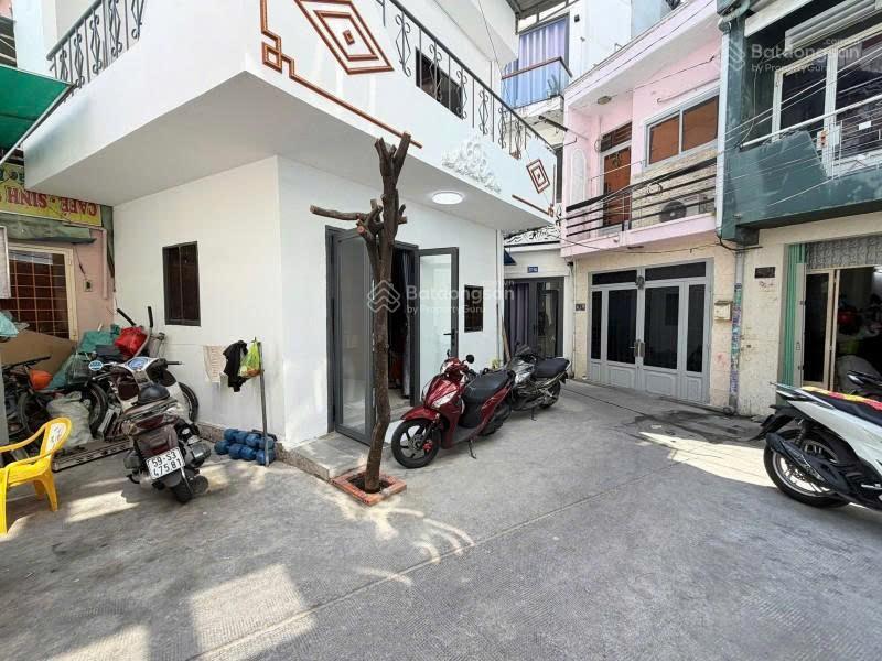 2 tầng  lê quang định, p7, bình thạnh  10m ra ô tô  nhà mới 3.9 tỷ.