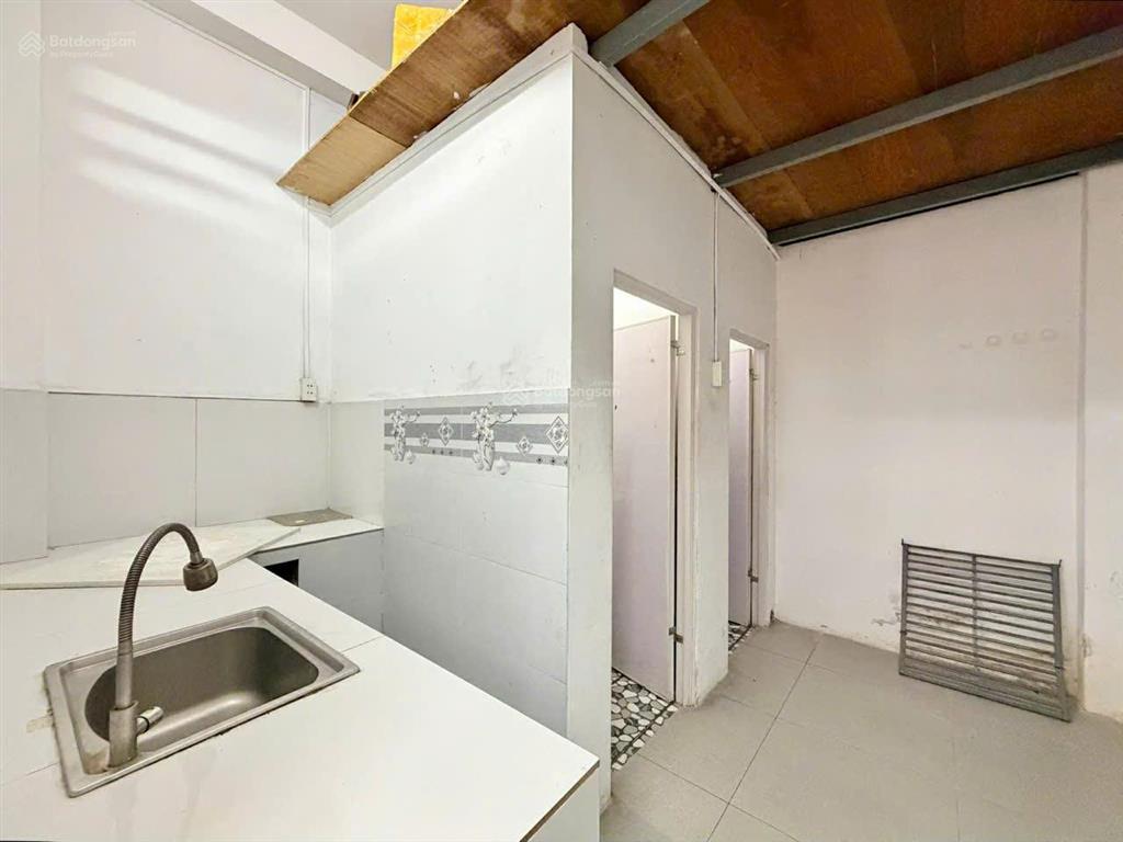 Hẻm nhựa ô tô huỳnh văn bánh, phú nhuận  46m2 sổ đẹp a4  2 tầng  khu sang  8.5 tỷ.
